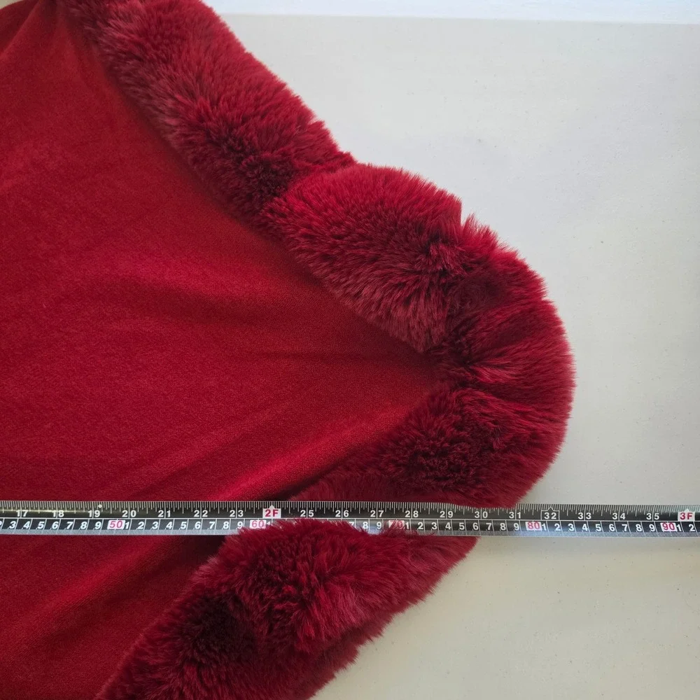 Poncho Women OS Red Faux Fur Trim Knit Cape Wrap Elegant Cozy Old Money Holiday